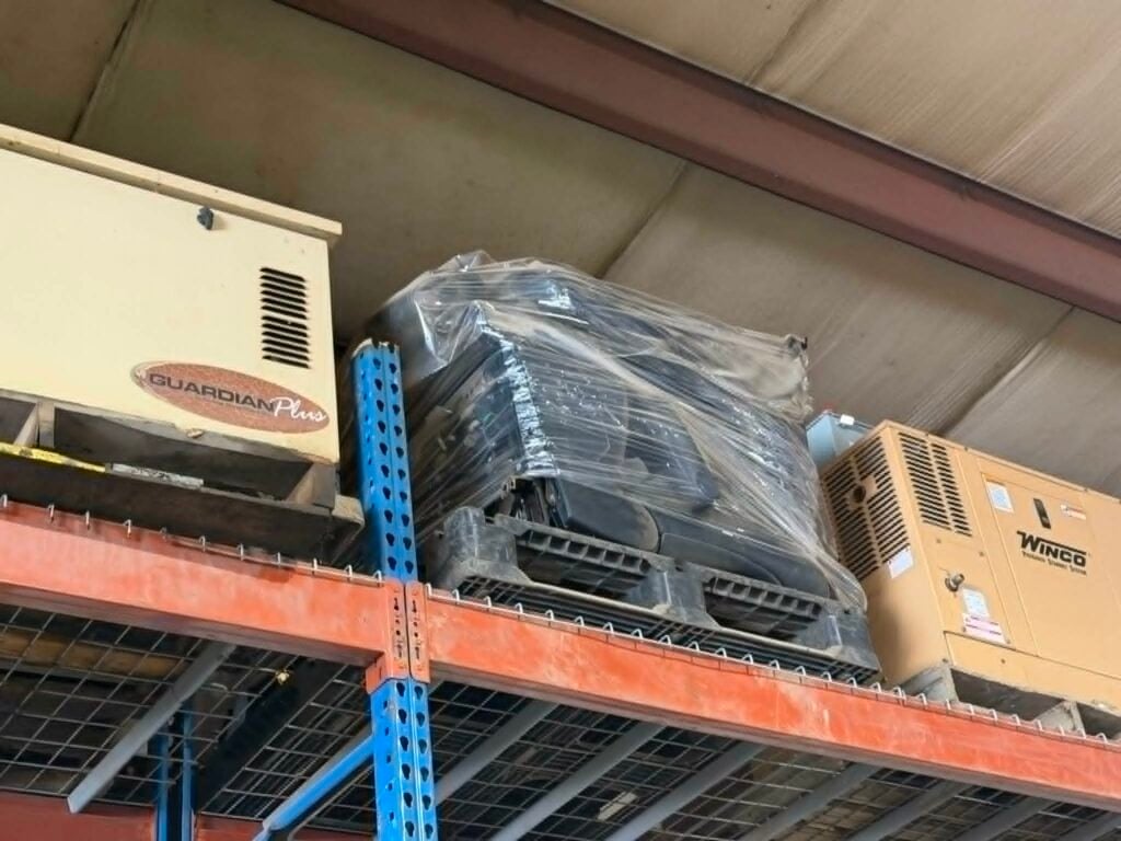 Shelving and organized inventory during a business liquidation project